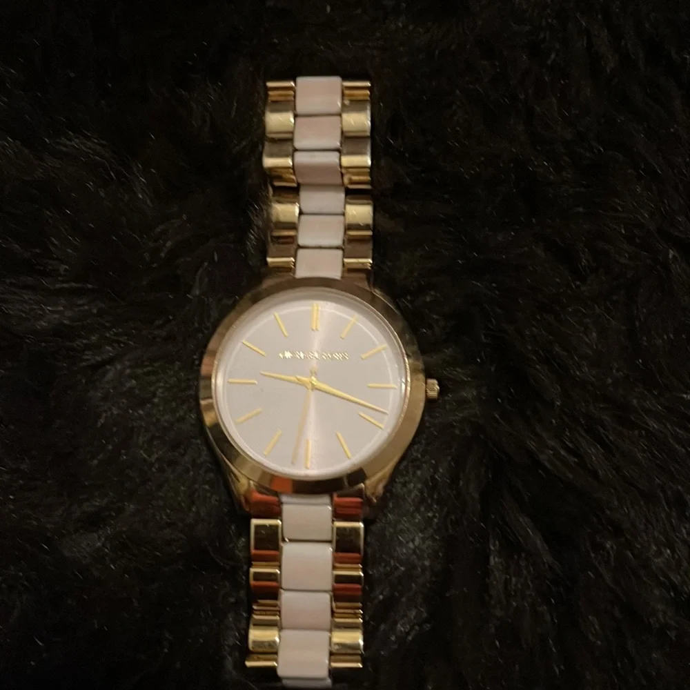 Michael Kors Watch - Picture 3 of 3